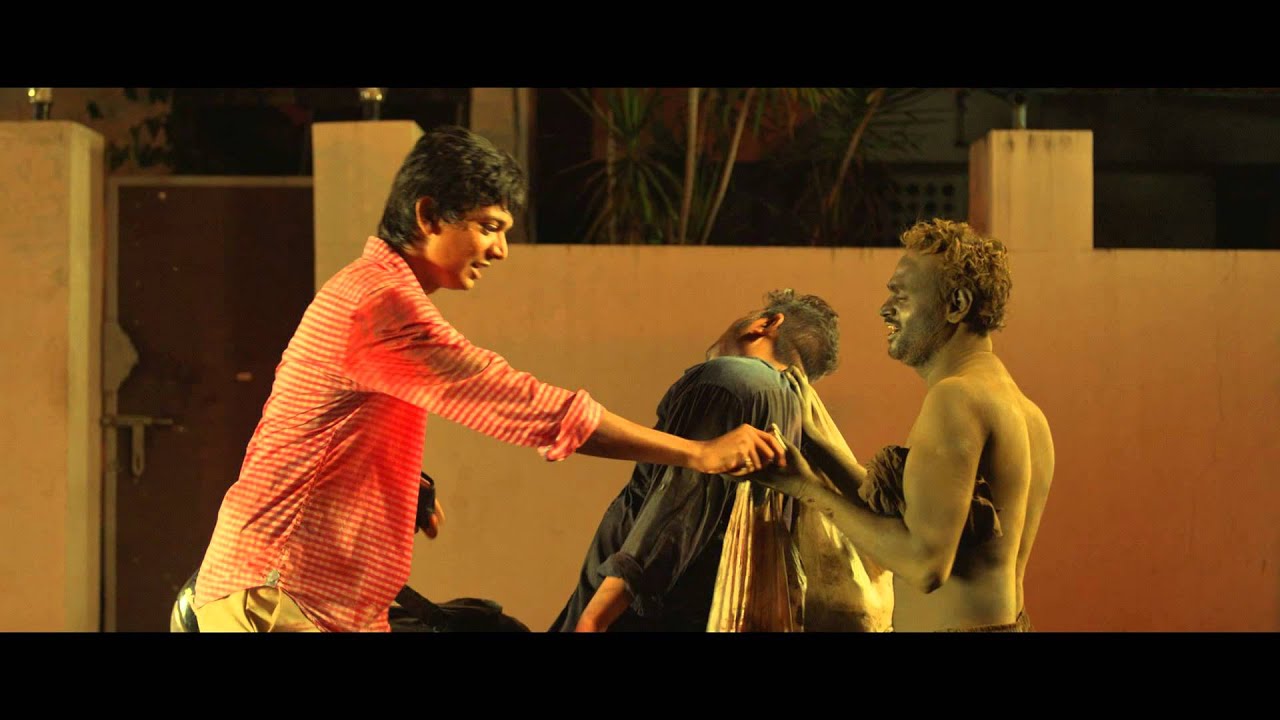 Onaayum Aattukkuttiyum Trailer